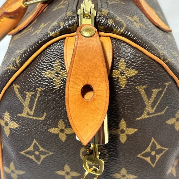 SOLD- Authentic Louis Vuitton Speedy 25 Monogram - Picture 6 of 16